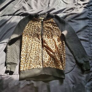 girl 6 leopard print long sleeve zip up jacket